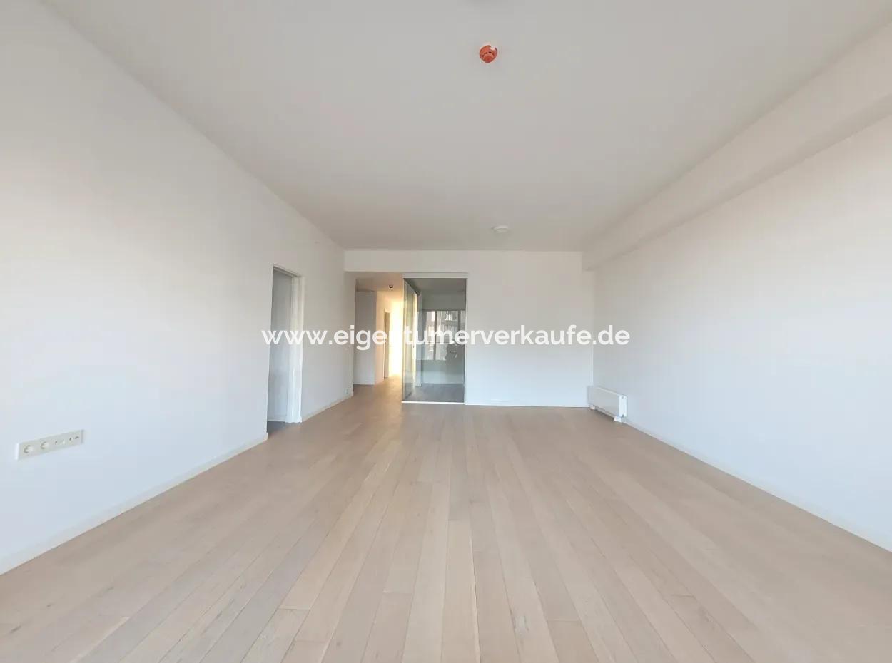 2,5+1 Mieterlose Wohnung Mit Blick Auf Die Landschaft Zum Verkauf Im İncek Loft-Komplex