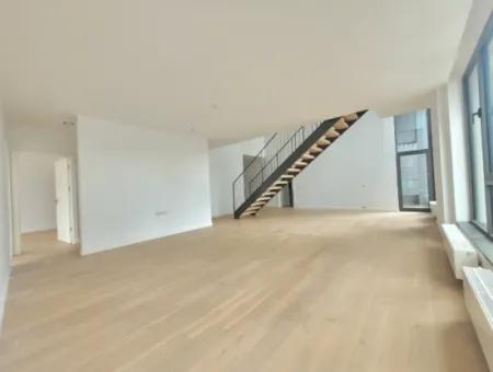 5,5+1  Maisonette-Wohnung Im 5. Stock Mit Blick Auf Die Landschaft Zum Verkauf Im İncek Loft-Komplex