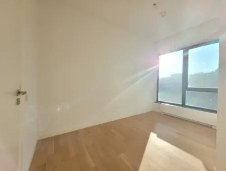 Mieterloses İncek Loft 3 1 Wohnung Im 4. Stock Mit Terrasse Zum Verkauf  In Gölbaşı / Ankara /Türkei