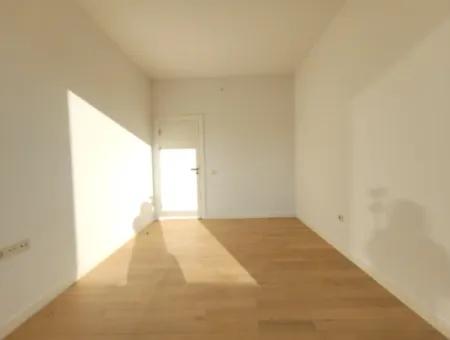 Mieterloses İncek Loft 3 1 Wohnung Im 4. Stock Mit Terrasse Zum Verkauf  In Gölbaşı / Ankara /Türkei