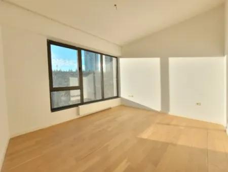 Mieterloses İncek Loft 3 1 Wohnung Im 4. Stock Mit Terrasse Zum Verkauf  In Gölbaşı / Ankara /Türkei