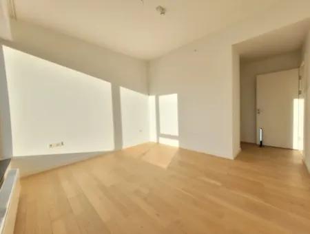 Mieterloses İncek Loft 3 1 Wohnung Im 4. Stock Mit Terrasse Zum Verkauf  In Gölbaşı / Ankara /Türkei