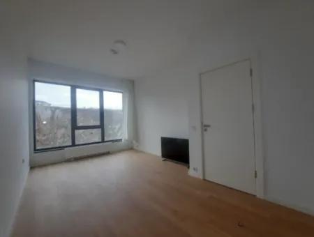 2,5+1 Mieterlose Wohnung Mit Blick Auf Die Landschaft Zum Verkauf Im İncek Loft-Komplex