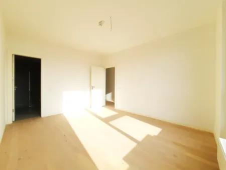 5,5+1  Maisonette-Wohnung Im 2. Stock Mit Blick Auf Die Landschaft Zum Verkauf Im İncek Loft-Komplex