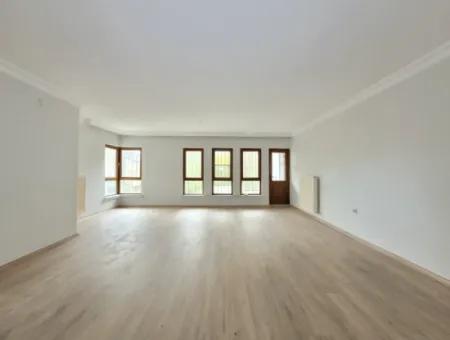 150 M² 4+1 Apartment For Sale In The Center Of Umitkoy