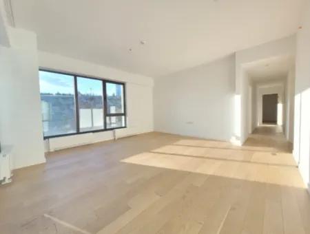 Tenantless İncek Loft 3+1 4Th Floor Apartment With Terrace For Sale In Gölbaşı - Ankara -Turkey