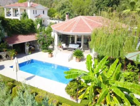 Luxury Villa With Pool In 1458 M² Land For Sale In Köyceğiz