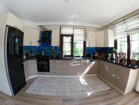 Luxury Villa With Pool In 1458 M² Land For Sale In Köyceğiz