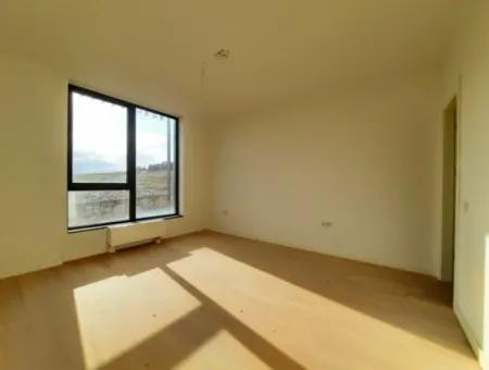 5,5+1 Duplex 2Th Floor Tenantless Apartment With Landscape View For Sale In İncek Loft Complex