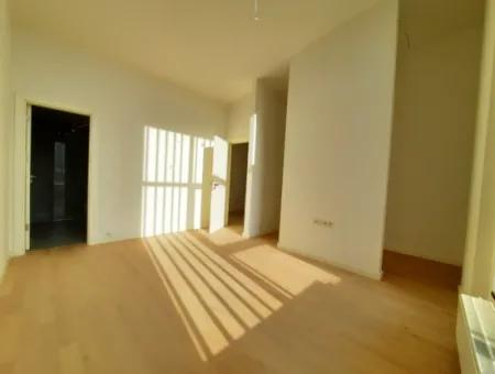 5,5+1 Duplex 2Th Floor Tenantless Apartment With Landscape View For Sale In İncek Loft Complex