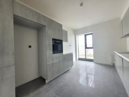 110 M2 2+1 2St Floor Tenantless Apartment For Sale In Beytepe İncek Bulvar Loft Complex