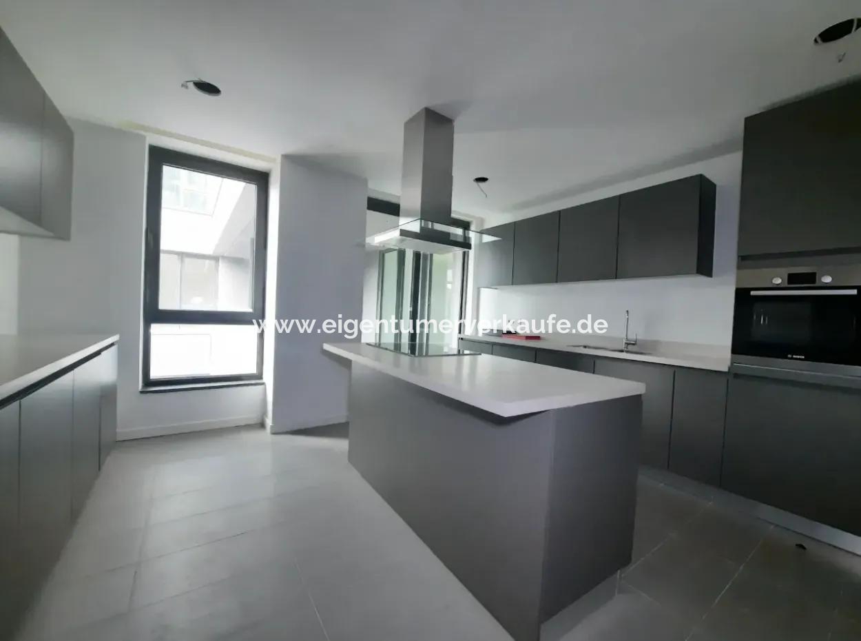 İncek Loft Satılık 5+1 188  M² Peyzaj Manzaralı 1.Kat Daire