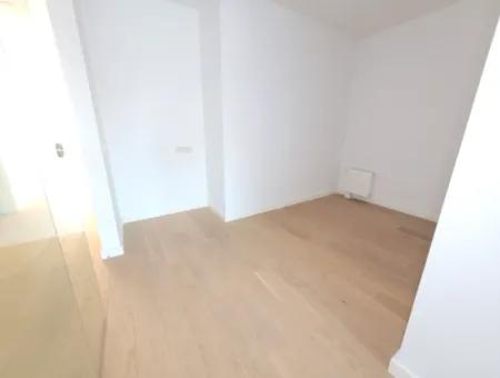 İncek Loft Satılık 2,5+1 Peyzaj Manzaralı 1.Kat Daire