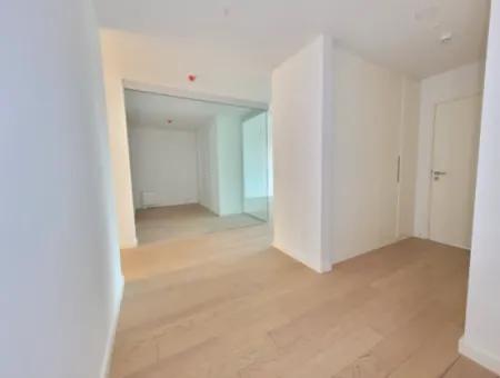 İncek Loft Satılık 2,5+1 Peyzaj Manzaralı 1.Kat Daire