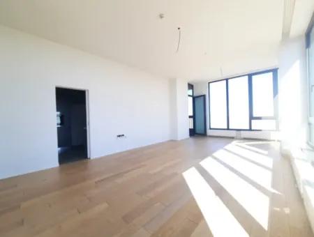 İncek Loft Satılık  4+1  Göl Manzaralı Kiracısız 20.Kat Daire