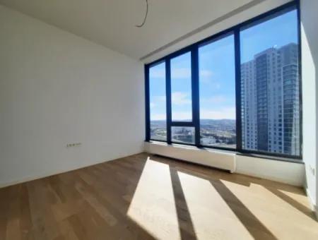 İncek Loft Satılık  4+1  Göl Manzaralı Kiracısız 20.Kat Daire