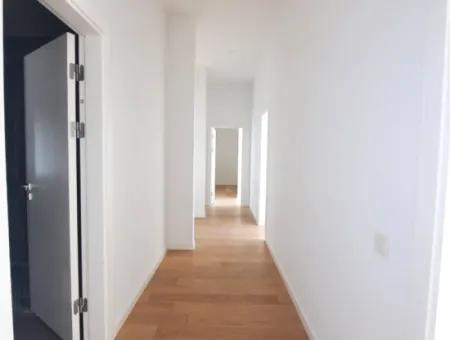 İncek Loft Satılık  4+1  Göl Manzaralı Kiracısız 20.Kat Daire