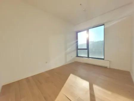 İncek Loft Satılık Teraslı  3+1 Şehir Manzaralı 4.Kat Daire