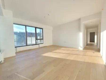 İncek Loft Satılık Teraslı  3+1 Şehir Manzaralı 4.Kat Daire