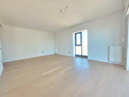 Kiracısız Krediye Uygun Beytepe İncek Bulvar Loft Satılık 3+1 110 M² 19.Kat Bulvar Ve Göl Manzaralı