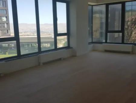 İncek Loft Sitesinde Satılık  4+1 Peysaj Manzaralı Daire