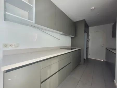 Kiracısız İncek Loft Satılık Teraslı  3+1 Şehir Manzaralı 4.Kat Daire