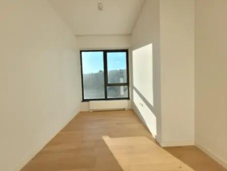 Kiracısız İncek Loft Satılık Teraslı  3+1 Şehir Manzaralı 4.Kat Daire