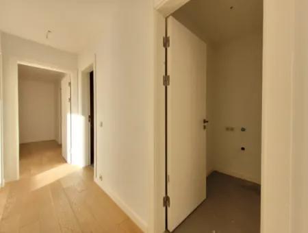 Kiracısız İncek Loft Satılık Teraslı  3+1 Şehir Manzaralı 4.Kat Daire