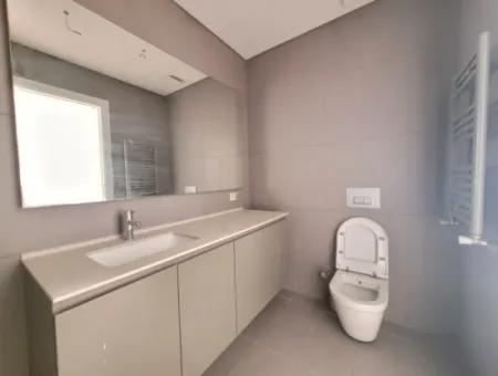 Kiracısız İncek Loft Satılık Teraslı  3+1 Şehir Manzaralı 4.Kat Daire