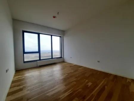 İncek Loft Satılık  3,5+1  Göl Manzaralı Kiracısız Daire