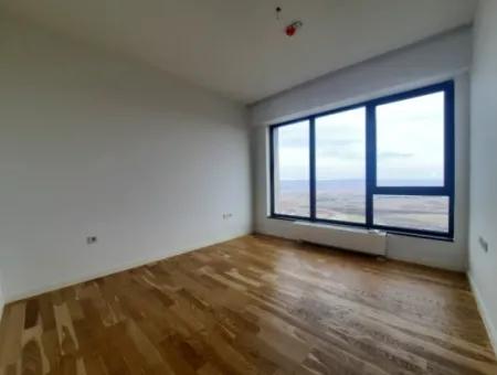 İncek Loft Satılık  3,5+1  Göl Manzaralı Kiracısız Daire