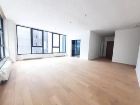 İncek Loft Satılık  3.5+1  Peyzaj Manzaralı Kiracısız Daire