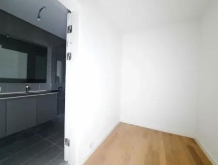 İncek Loft Satılık  4+1  Peyzaj Manzaralı  180 M² Kiracısız  2.Kat Daire