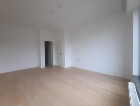 İncek Loft Satılık 2,5+1 Peyzaj Manzaralı 1.Kat Daire