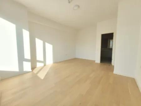 İncek Loft Satılık 2,5+1 Peyzaj Manzaralı 2.Kat Daire