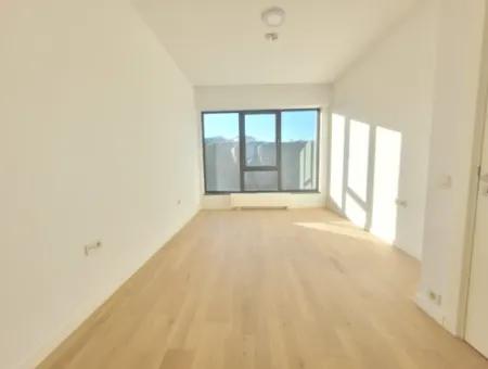 İncek Loft Satılık 2,5+1 Peyzaj Manzaralı 2.Kat Daire