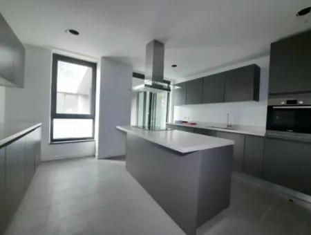 İncek Loft Satılık  5+1  Peyzaj Manzaralı  188 M² Daire