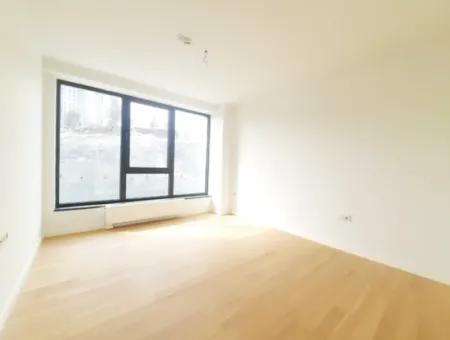 İncek Loft Satılık  5+1  Peyzaj Manzaralı  188 M² Daire