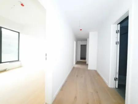 İncek Loft Satılık  4+1  Peyzaj Manzaralı  180 M² Kiracısız 2.Kat Daire