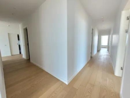 İncek Loft Satılık  5.5+1  Göl Manzaralı Kiracısız 20.Kat Daire