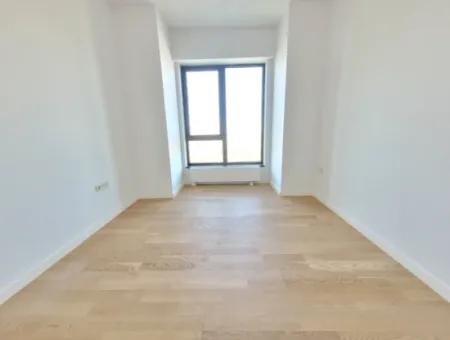 İncek Loft Satılık  5.5+1  Göl Manzaralı Kiracısız 20.Kat Daire