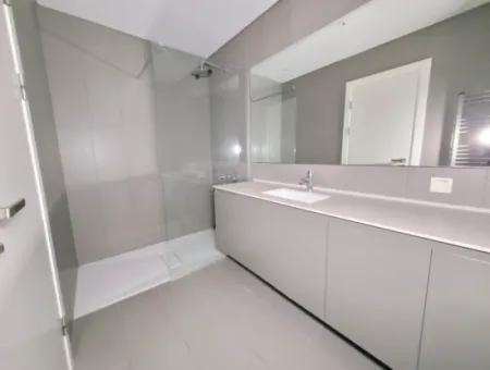 İncek Loft Satılık  5.5+1  Göl Manzaralı Kiracısız 20.Kat Daire