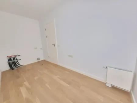 İncek Loft Satılık  5.5+1  Göl Manzaralı Kiracısız 20.Kat Daire