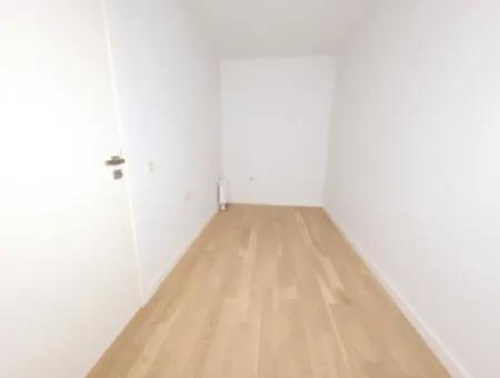 İncek Loft Satılık  5.5+1  Göl Manzaralı Kiracısız 20.Kat Daire