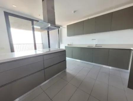 İncek Loft Satılık  5.5+1  Göl Manzaralı Kiracısız 20.Kat Daire