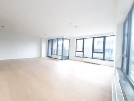 İncek Loft Satılık 5+1 Peyzaj Manzaralı 2.Kat Daire