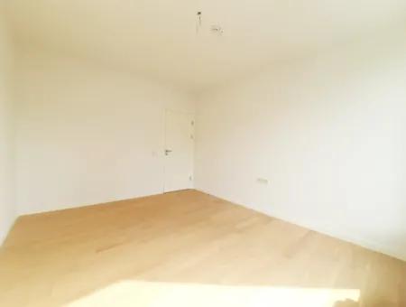 İncek Loft Satılık 5+1 188  M² Peyzaj Manzaralı 1.Kat Daire