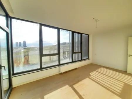 İncek Loft Satılık  5,5+1 Dubleks Göl Manzaralı 2.Kat Kiracısız Daire