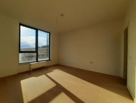 İncek Loft Satılık  5,5+1 Dubleks Göl Manzaralı 2.Kat Kiracısız Daire