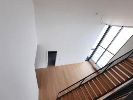 İncek Loft Satılık  5,5+1 Dubleks Göl Manzaralı 2.Kat Kiracısız Daire